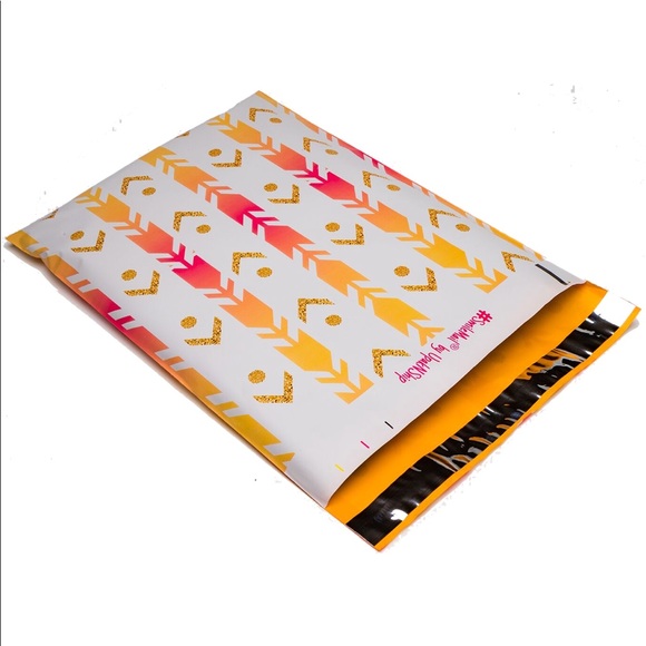 CLEARANCE 25 10X13 Arrows Mailers PRICE IS FIRM - Picture 5 of 5